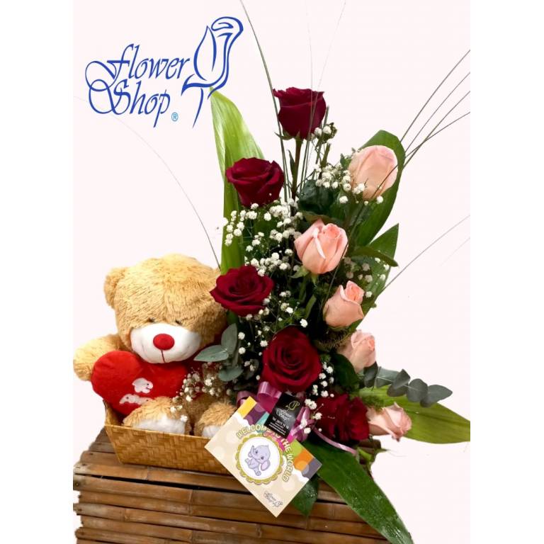 Arreglo con 10 Rosas y Peluche