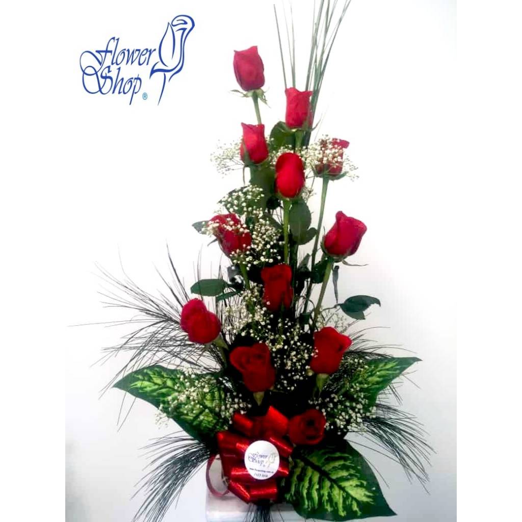 Arreglo de 12 Rosas con Base